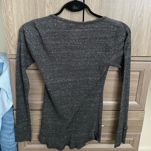 Grey Abercrombie&Fitch long sleeve in size small - Picture 2 of 2